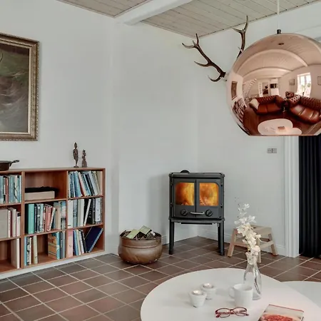 Lovely In With Kitchen Holiday home *