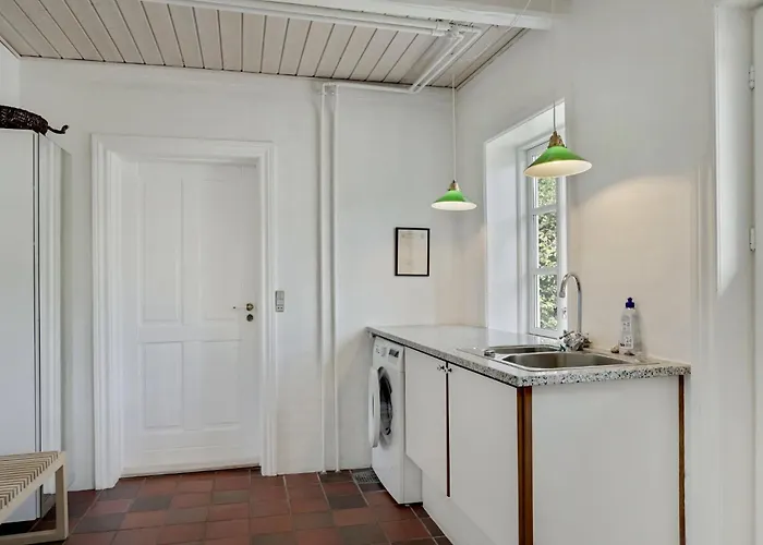 Feriehus Lovely In With Kitchen Åbybro