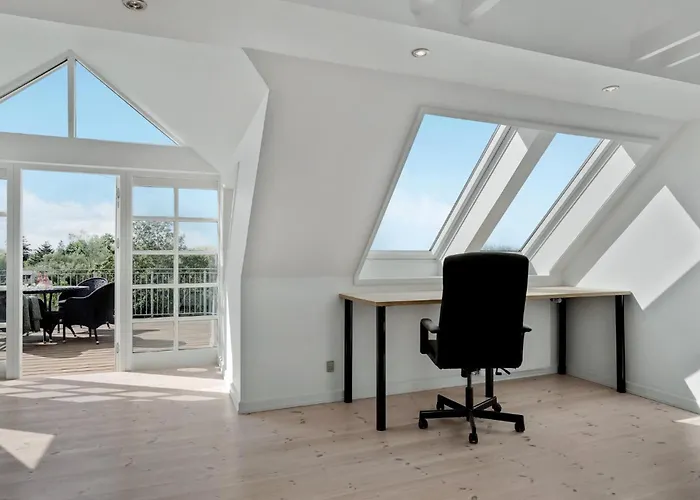 Lovely In With Kitchen Feriehus